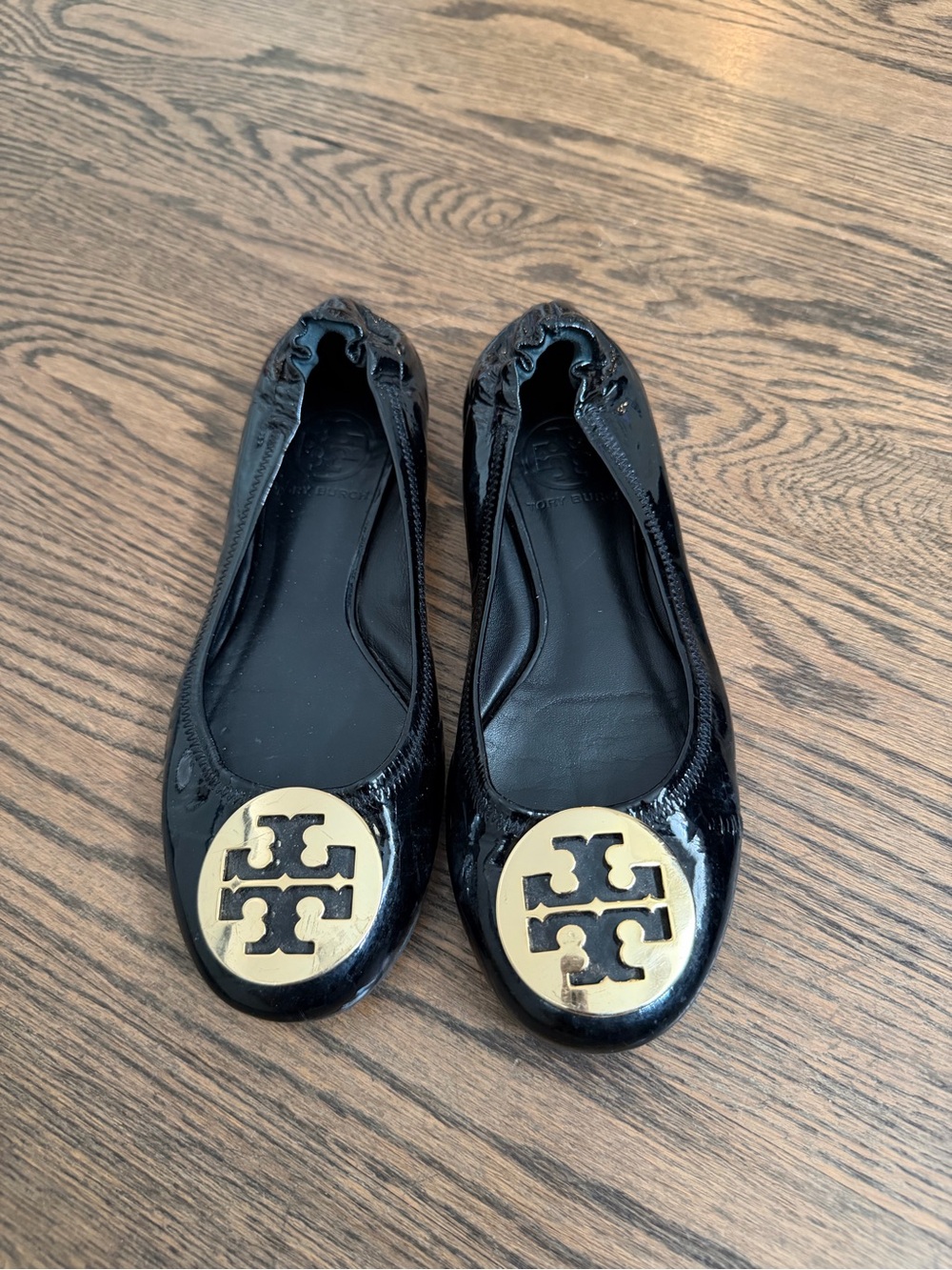 Tory Burch Black Patent Leather Reva Ballet Flats with Gold Logo size 6